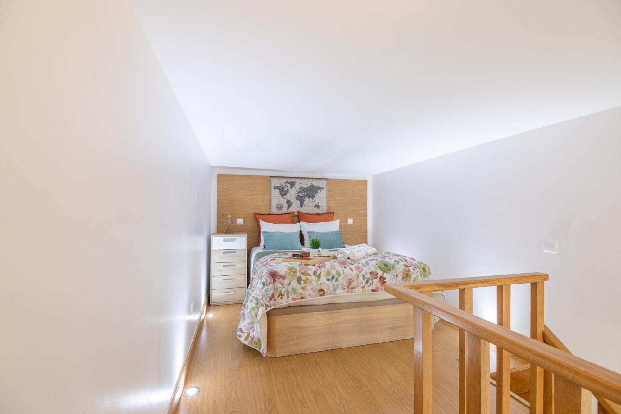 Apartamento Deluxe Spacious Flats W Mezzanine By Host Wise OOporto Exterior foto