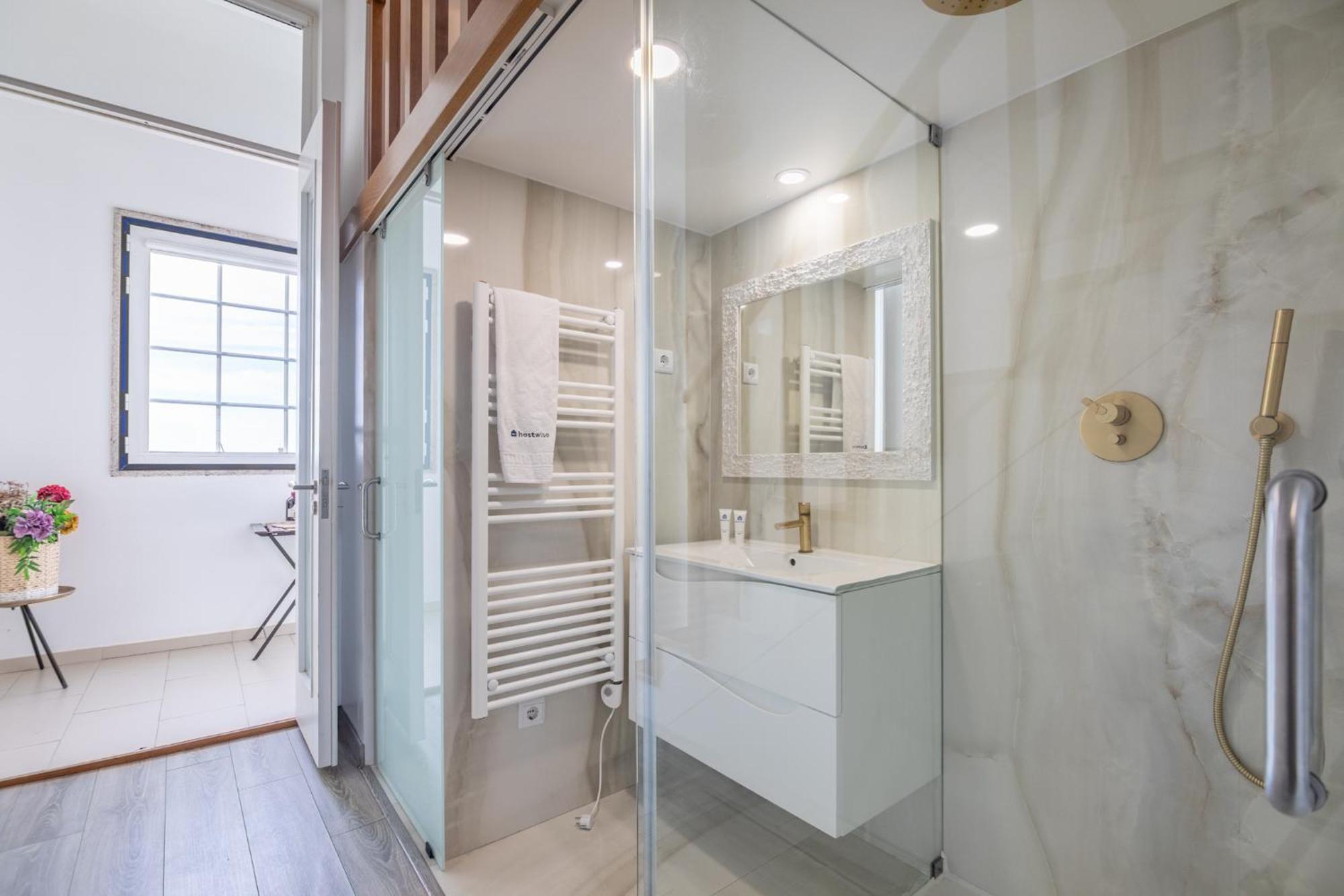 Apartamento Deluxe Spacious Flats W Mezzanine By Host Wise OOporto Exterior foto