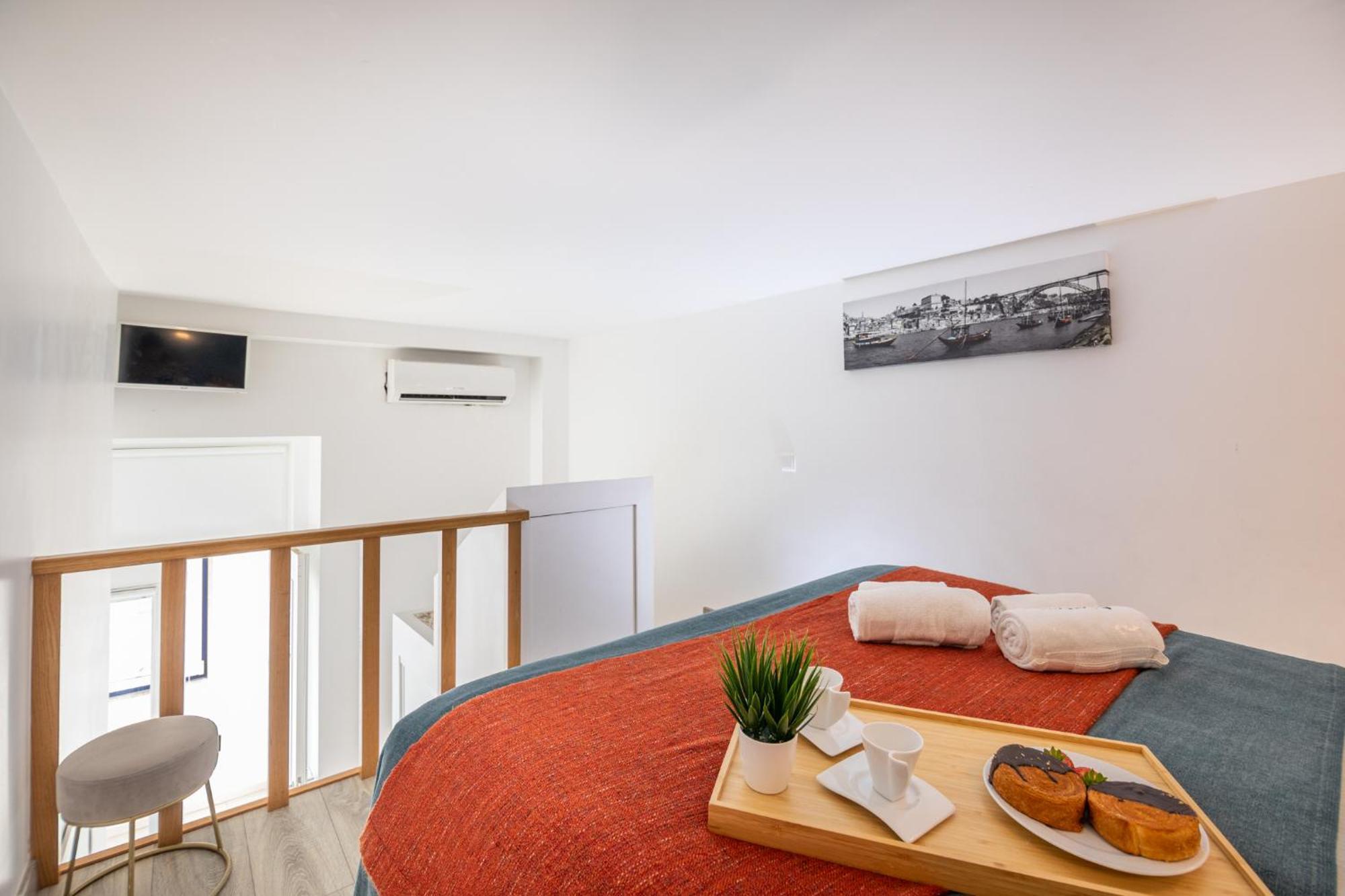 Apartamento Deluxe Spacious Flats W Mezzanine By Host Wise OOporto Habitación foto