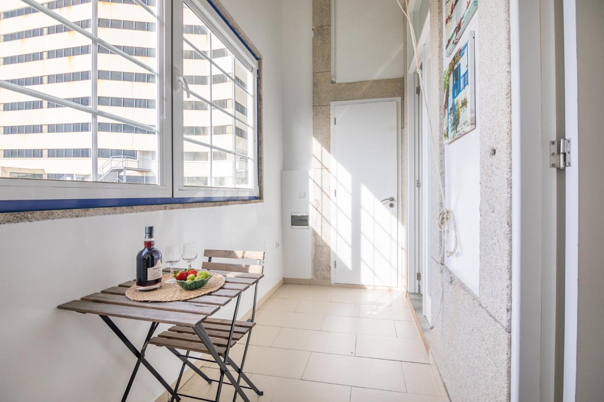 Apartamento Deluxe Spacious Flats W Mezzanine By Host Wise OOporto Habitación foto